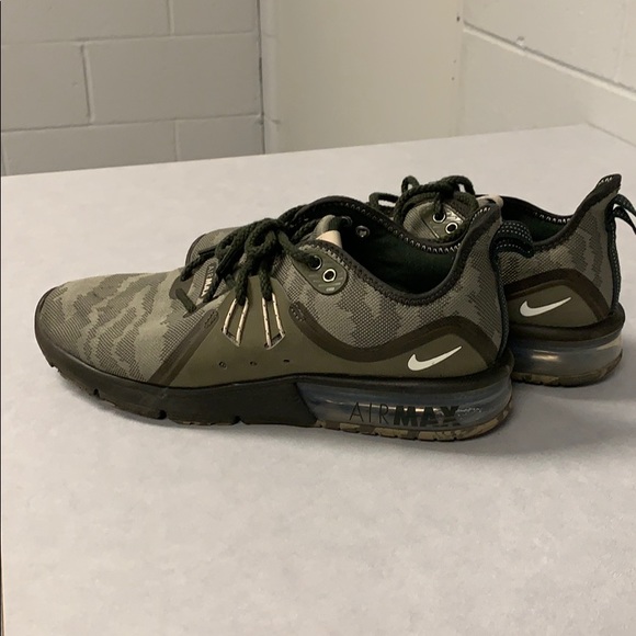 Nike AirMax Sequence 3 size 8.5 - Picture 3 of 12